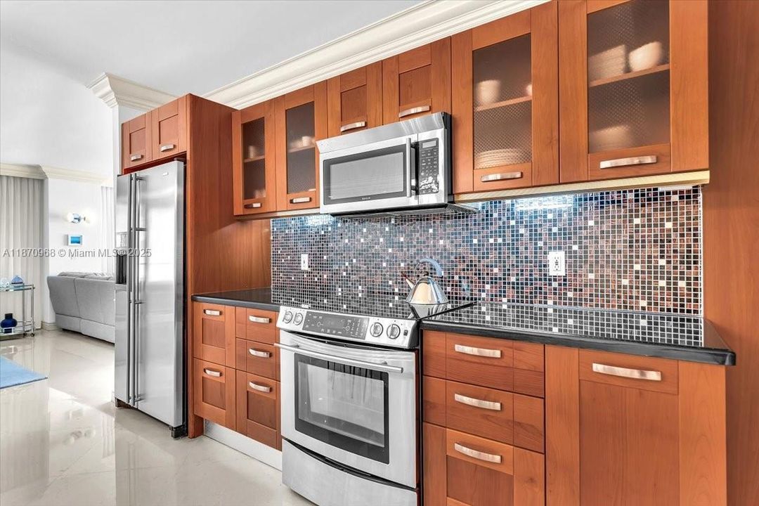 En Venta: $2,399,000 (3 camas, 3 baños, 1986 Pies cuadrados)