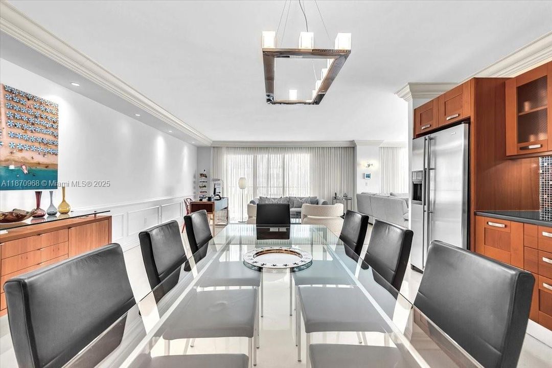 En Venta: $2,399,000 (3 camas, 3 baños, 1986 Pies cuadrados)