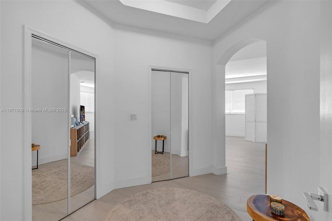 Activo con contrato: $1,140,000 (5 camas, 4 baños, 3650 Pies cuadrados)