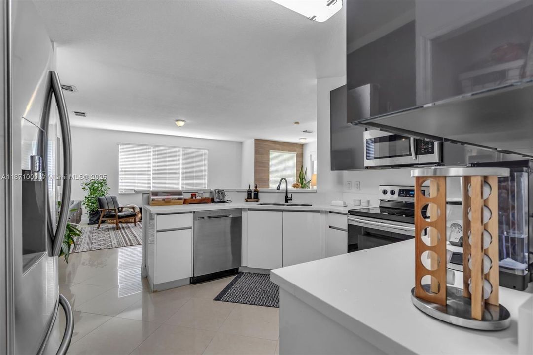 Activo con contrato: $1,140,000 (5 camas, 4 baños, 3650 Pies cuadrados)