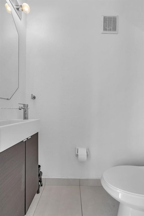 Activo con contrato: $1,140,000 (5 camas, 4 baños, 3650 Pies cuadrados)