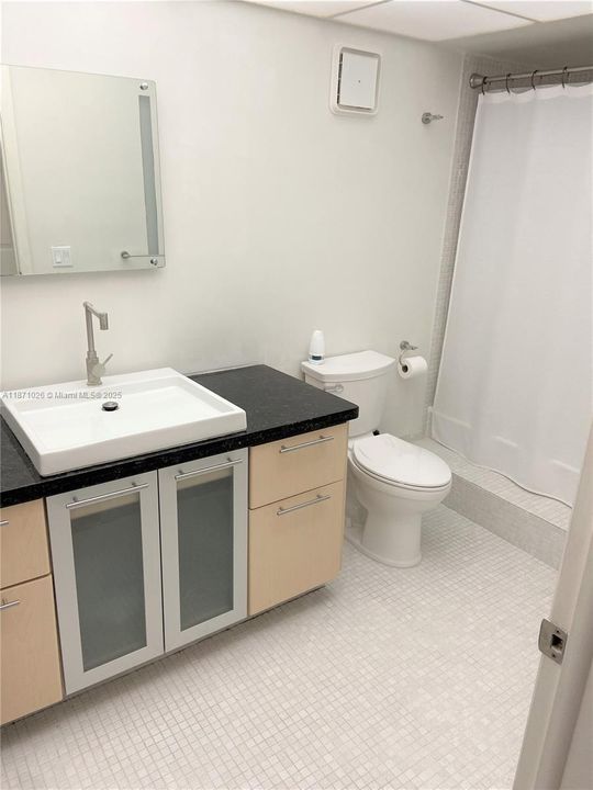 For Sale: $305,000 (2 beds, 2 baths, 1273 Square Feet)