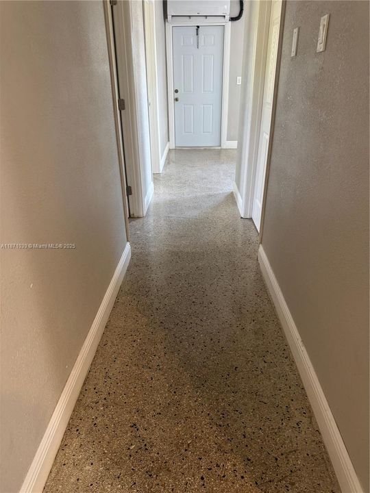 For Rent: $1,649 (3 beds, 1 baths, 1600 Square Feet)