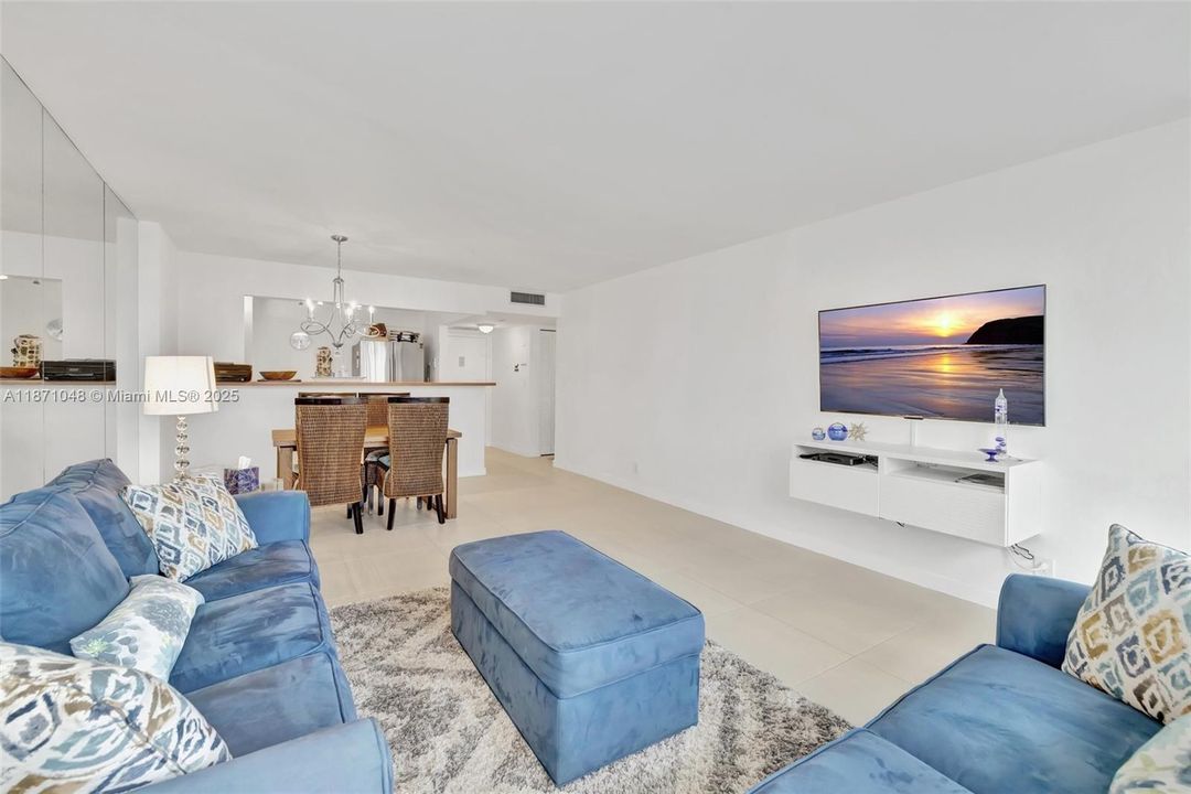 最近售出: $299,000 (2 贝兹, 2 浴室, 1144 平方英尺)