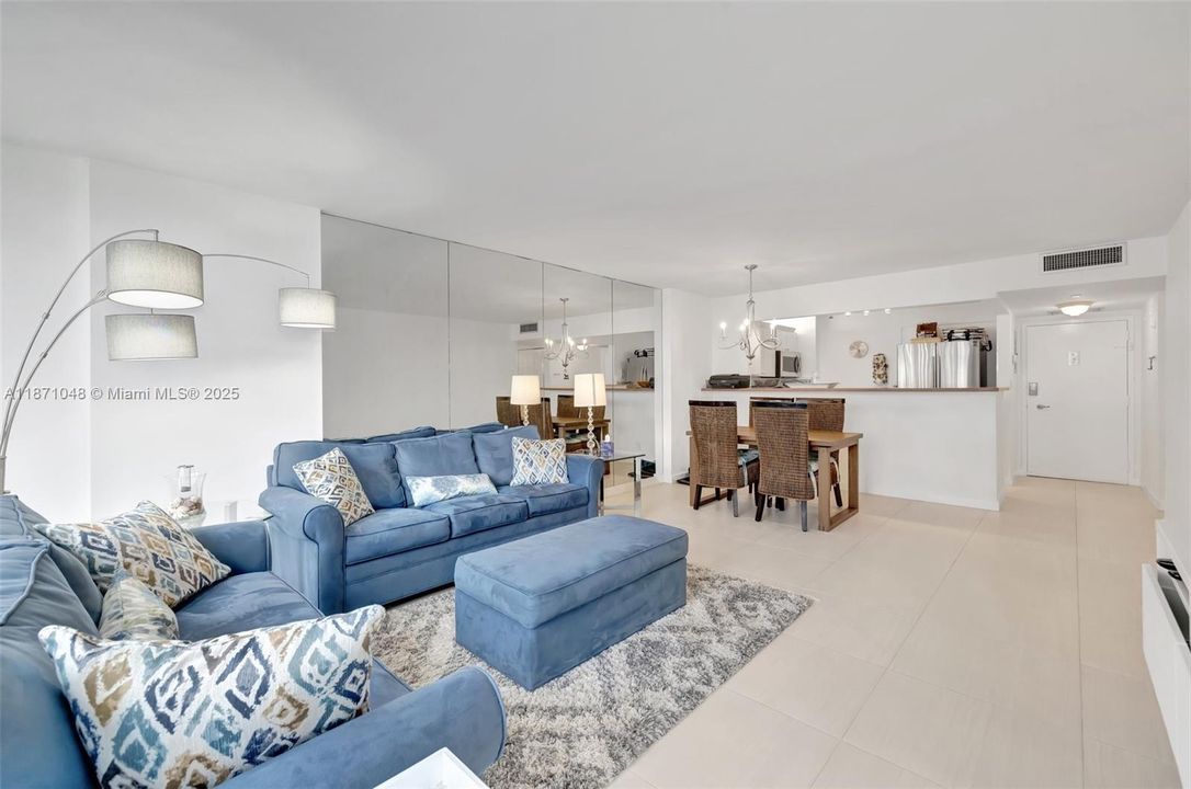 最近售出: $299,000 (2 贝兹, 2 浴室, 1144 平方英尺)