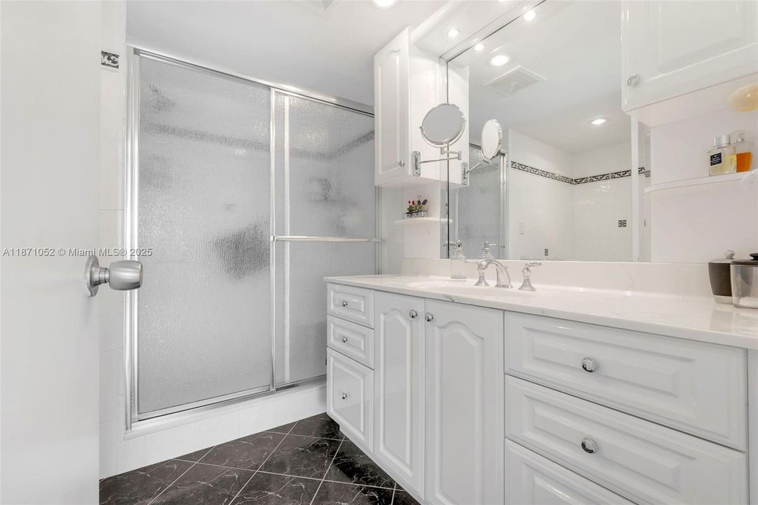 Activo con contrato: $399,900 (1 camas, 1 baños, 980 Pies cuadrados)