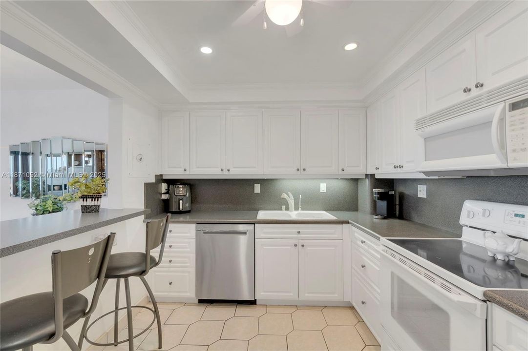 Activo con contrato: $399,900 (1 camas, 1 baños, 980 Pies cuadrados)