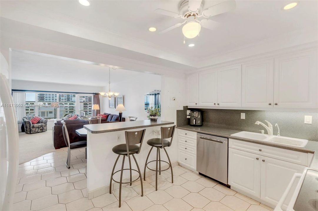 Activo con contrato: $399,900 (1 camas, 1 baños, 980 Pies cuadrados)