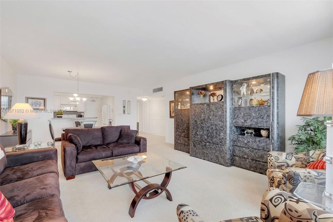 Activo con contrato: $399,900 (1 camas, 1 baños, 980 Pies cuadrados)