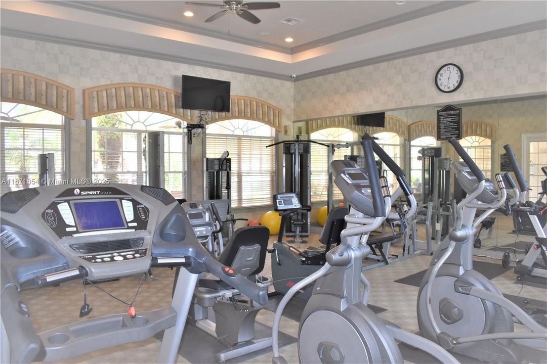 最近租的: $2,200 (1 贝兹, 1 浴室, 714 平方英尺)