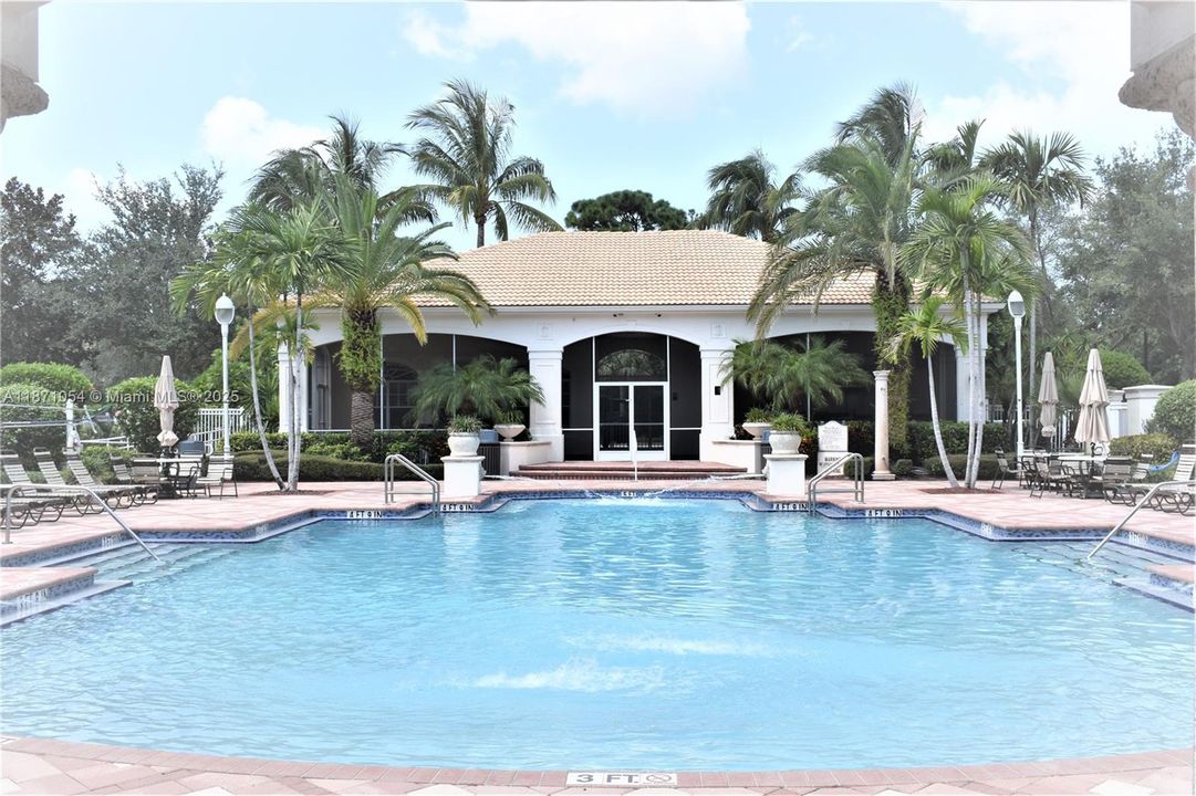 最近租的: $2,200 (1 贝兹, 1 浴室, 714 平方英尺)