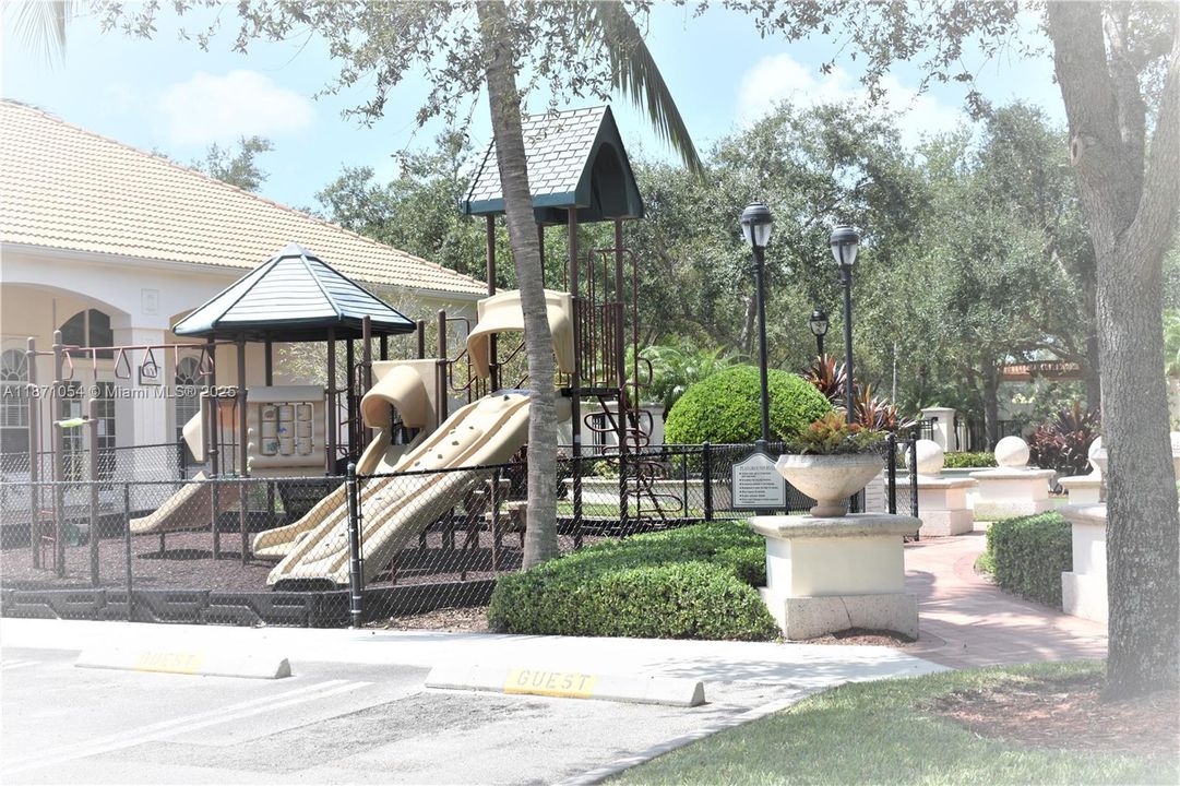 最近租的: $2,200 (1 贝兹, 1 浴室, 714 平方英尺)