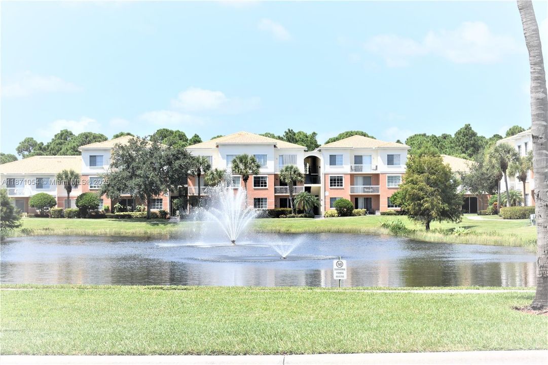 最近租的: $2,200 (1 贝兹, 1 浴室, 714 平方英尺)