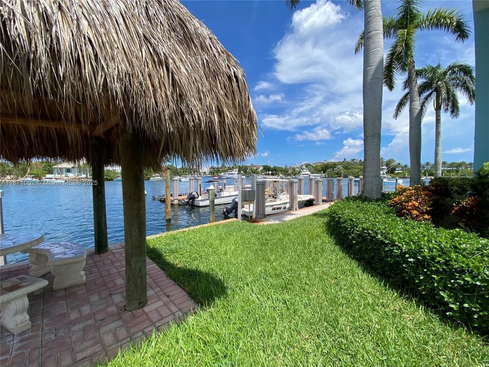 На продажу: $295,000 (1 спален, 1 ванн, 1100 Квадратных фут)