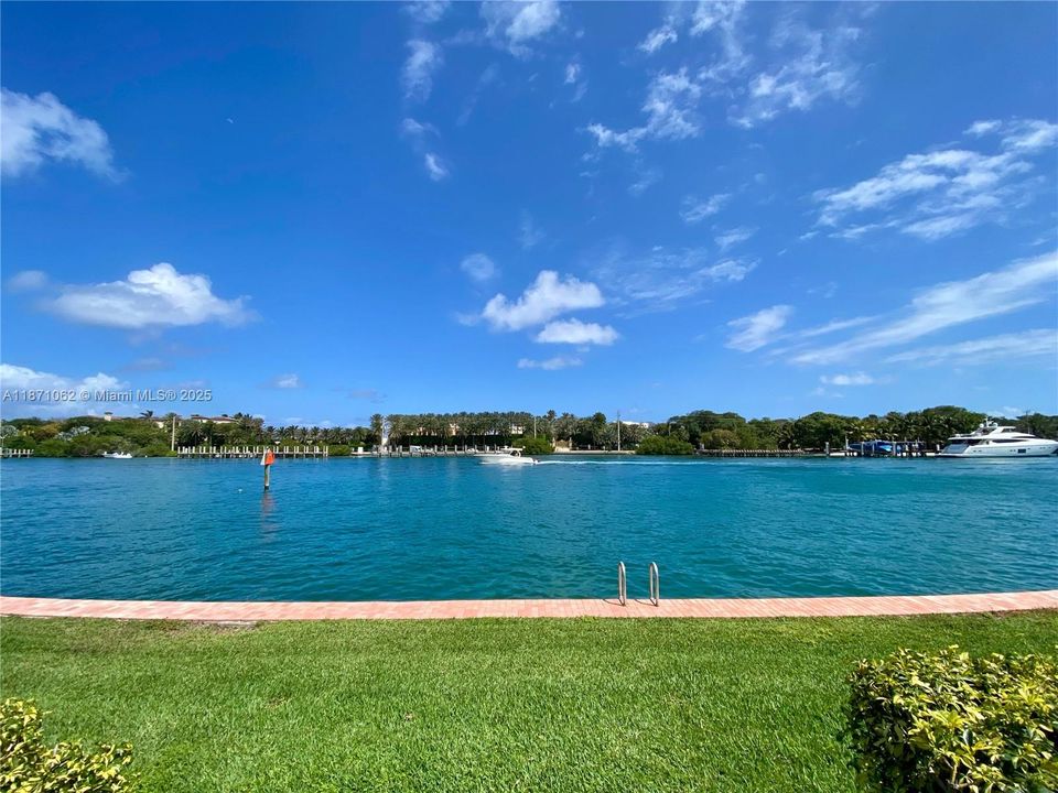 На продажу: $295,000 (1 спален, 1 ванн, 1100 Квадратных фут)