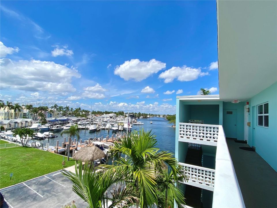 На продажу: $295,000 (1 спален, 1 ванн, 1100 Квадратных фут)