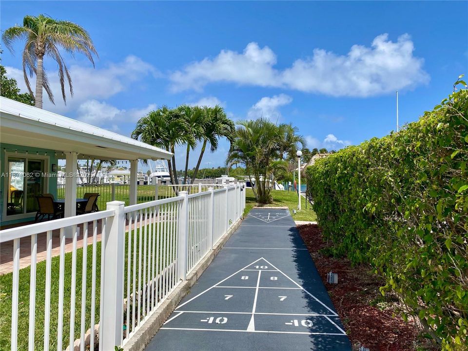 На продажу: $295,000 (1 спален, 1 ванн, 1100 Квадратных фут)