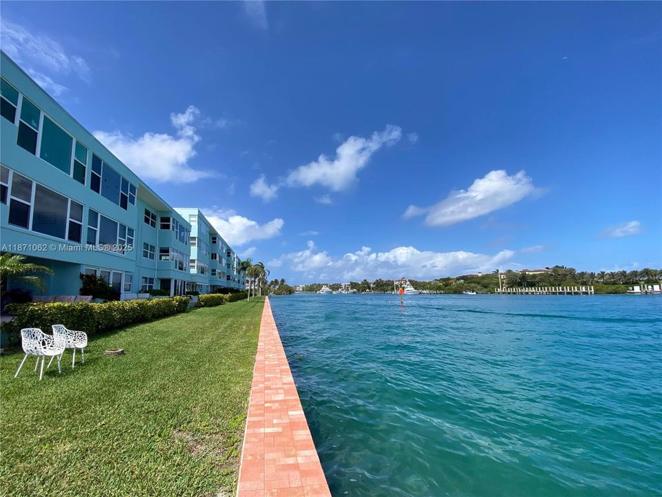 Lighthouse Colony on the Intracoastal Waterway overlooking Hillsboro Beach and the Atlantic ocean!