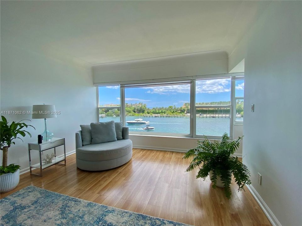 На продажу: $295,000 (1 спален, 1 ванн, 1100 Квадратных фут)