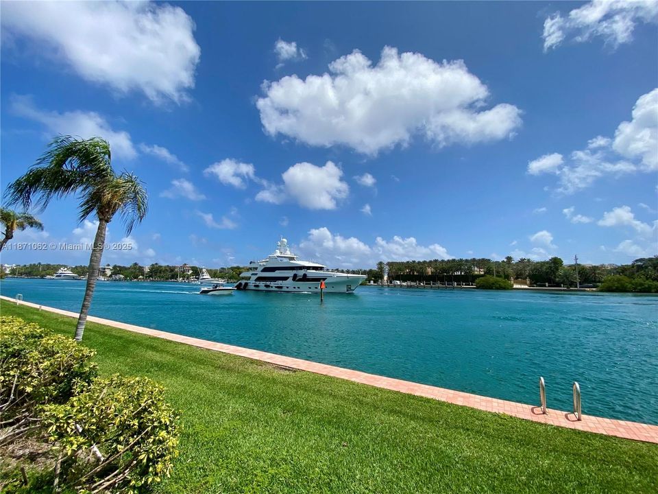 На продажу: $295,000 (1 спален, 1 ванн, 1100 Квадратных фут)