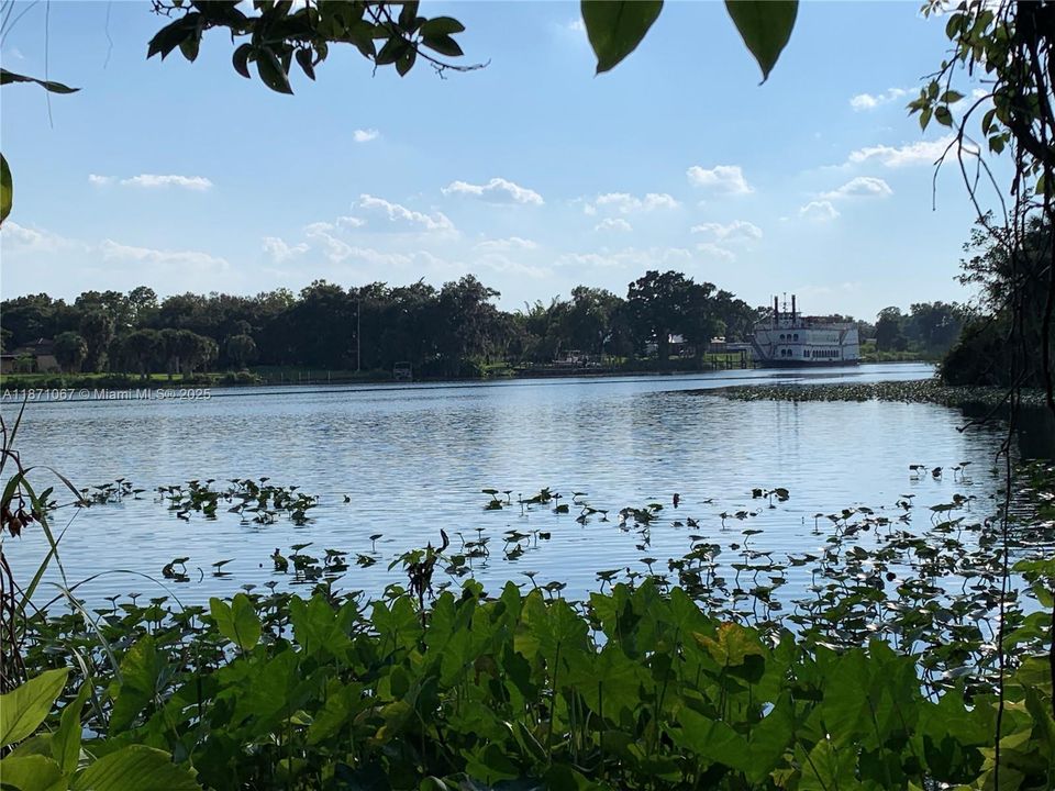 En Venta: $350,000 (1.63 acres)