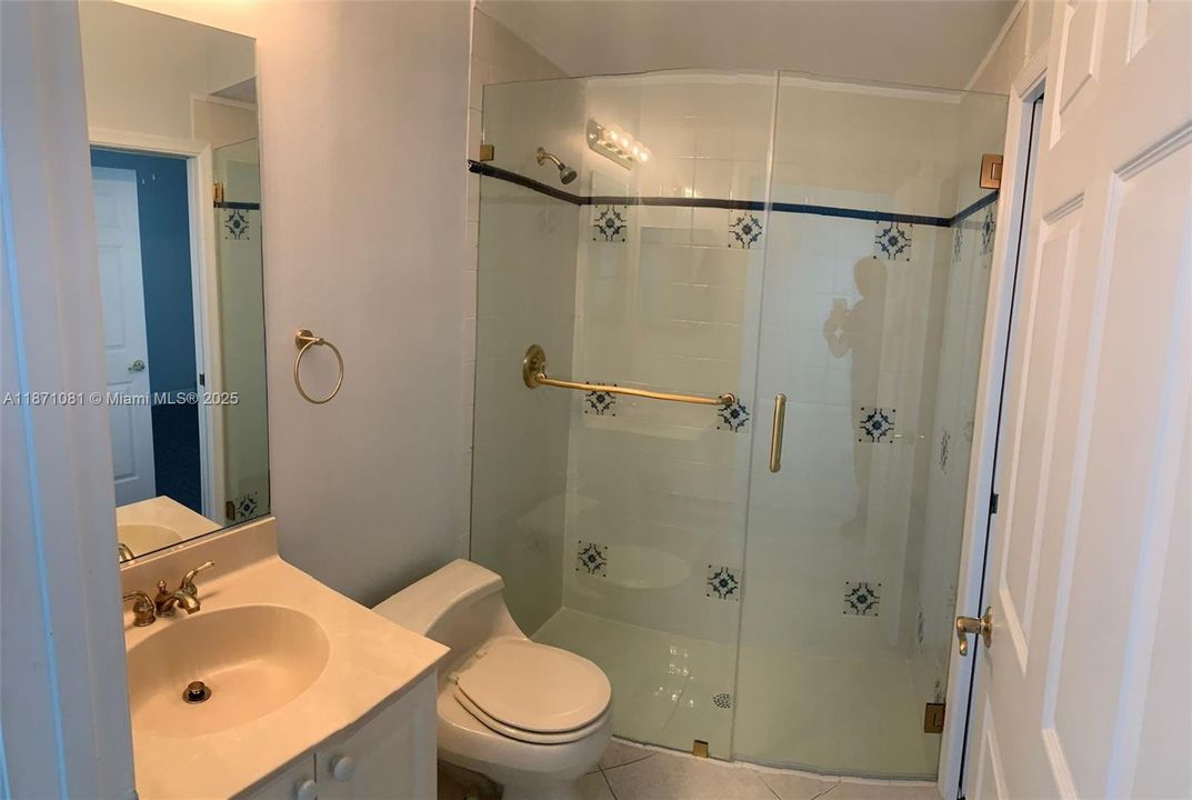 出租: $5,000 (4 贝兹, 3 浴室, 2263 平方英尺)