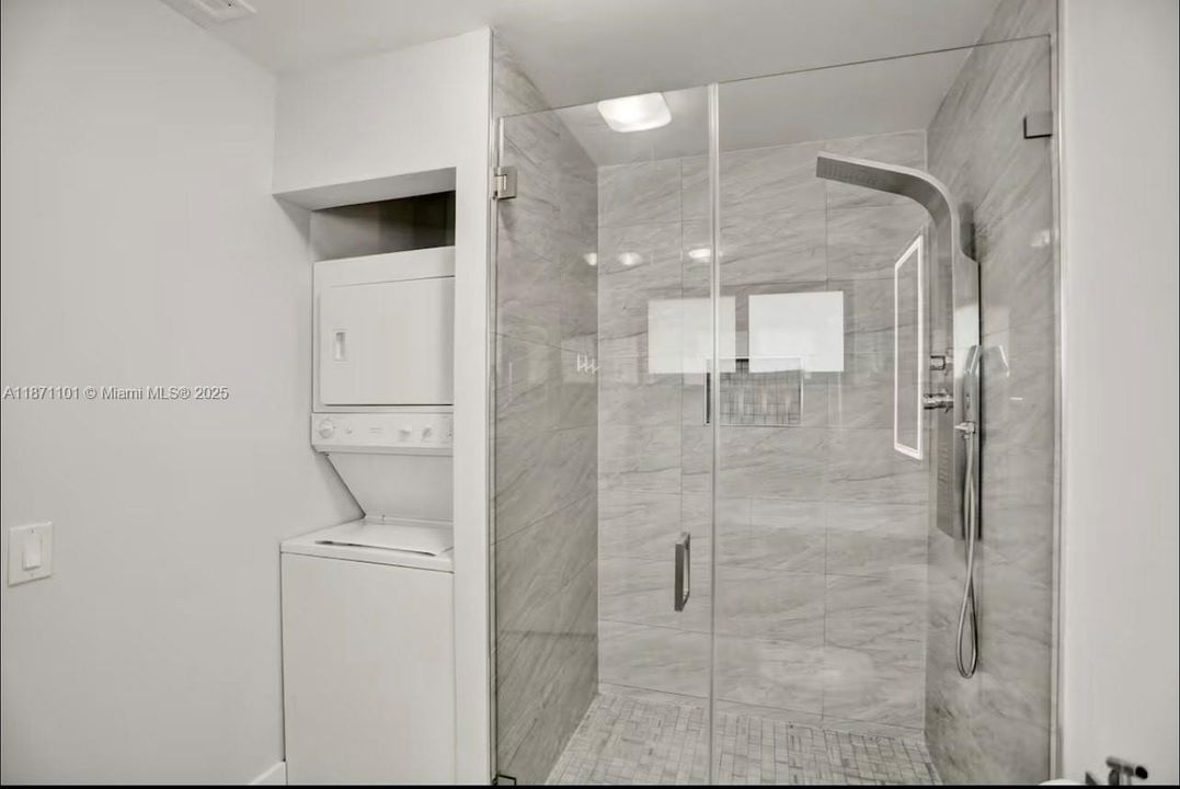 В аренду: $12,500 (6 спален, 4 ванн, 3499 Квадратных фут)