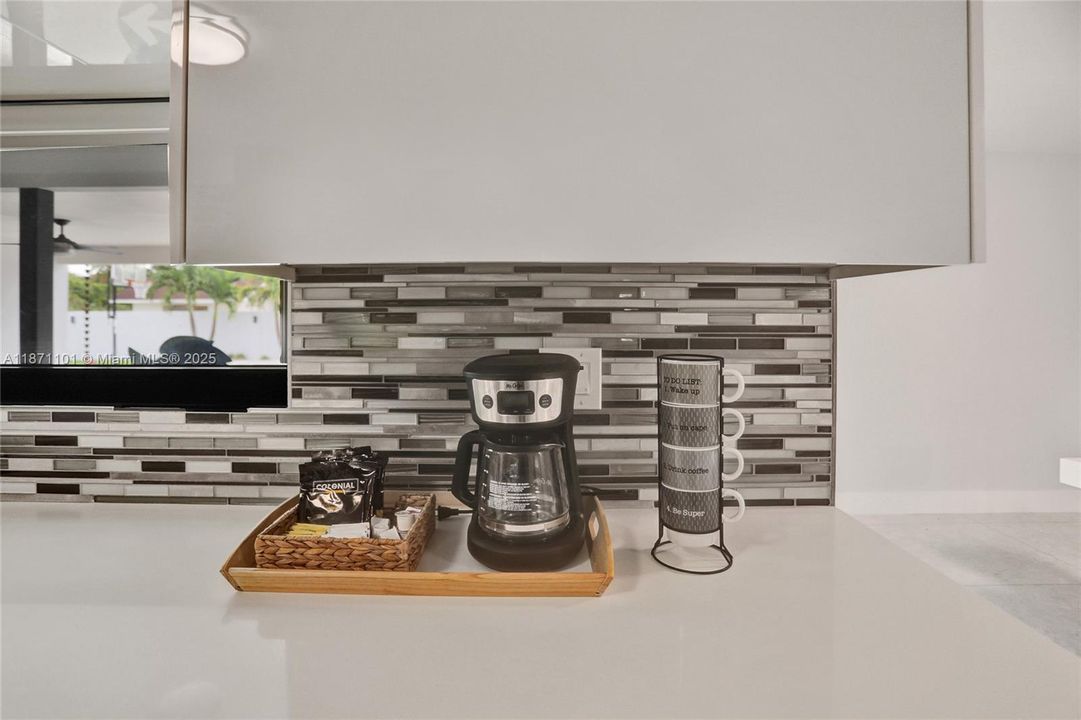 В аренду: $12,500 (6 спален, 4 ванн, 3499 Квадратных фут)