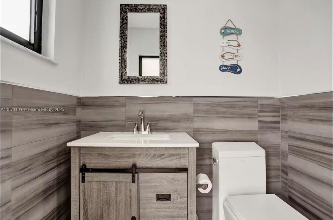 В аренду: $12,500 (6 спален, 4 ванн, 3499 Квадратных фут)