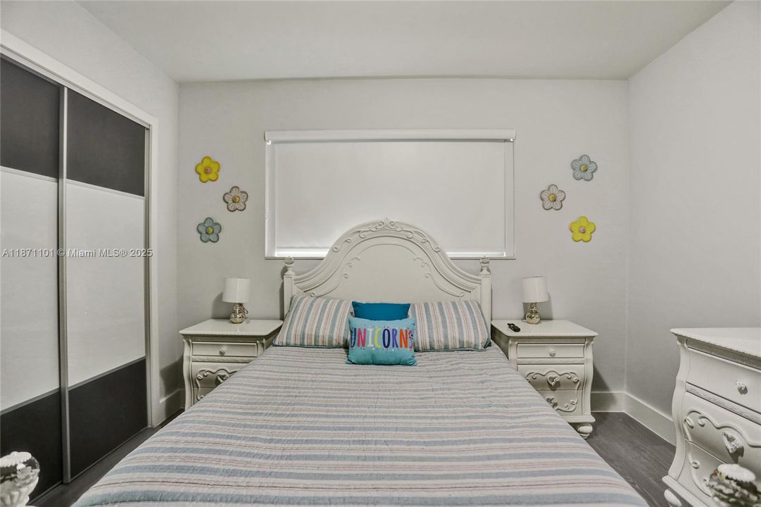 В аренду: $12,500 (6 спален, 4 ванн, 3499 Квадратных фут)