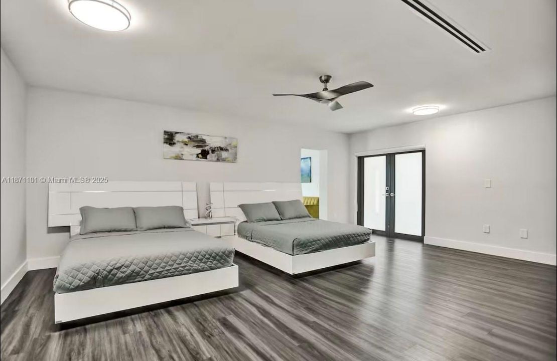 В аренду: $12,500 (6 спален, 4 ванн, 3499 Квадратных фут)