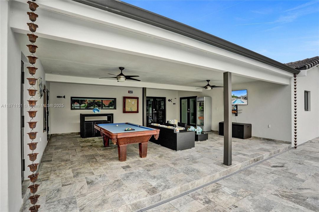 В аренду: $12,500 (6 спален, 4 ванн, 3499 Квадратных фут)