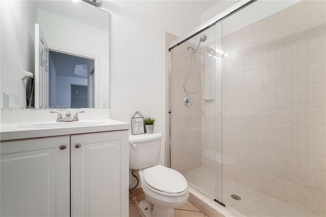 For Sale: $275,000 (2 beds, 2 baths, 1290 Square Feet)