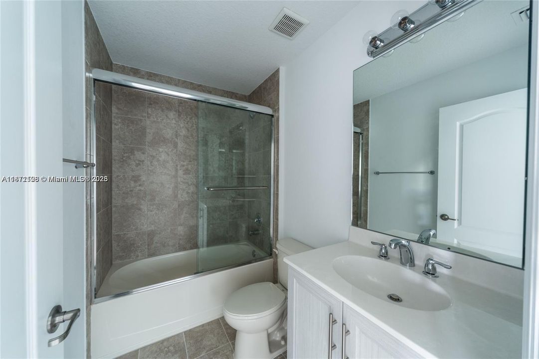 Recently Rented: $2,600 (3 beds, 2 baths, 1622 Square Feet)