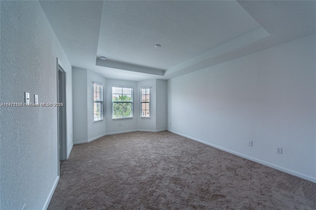 Recently Rented: $2,600 (3 beds, 2 baths, 1622 Square Feet)