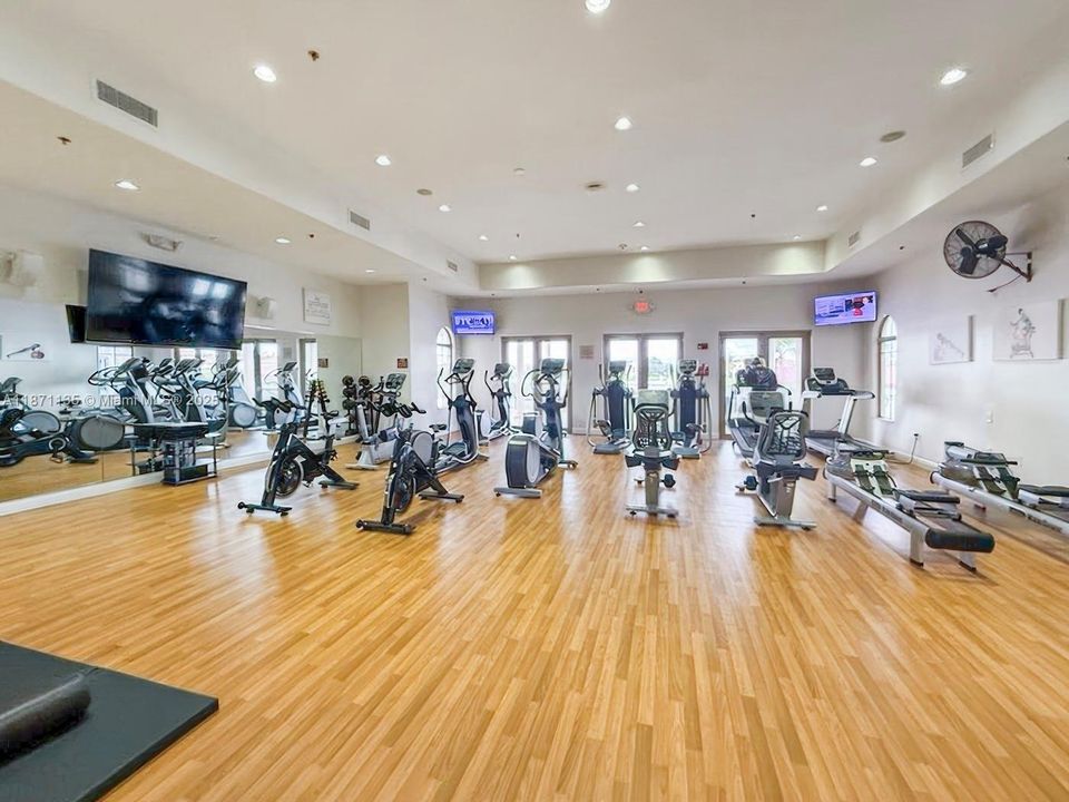 For Sale: $1,399,000 (5 beds, 4 baths, 3945 Square Feet)