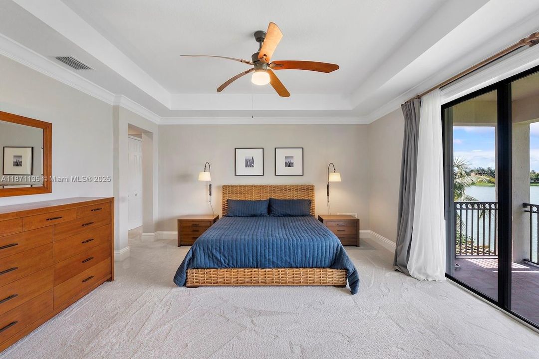 For Sale: $1,399,000 (5 beds, 4 baths, 3945 Square Feet)