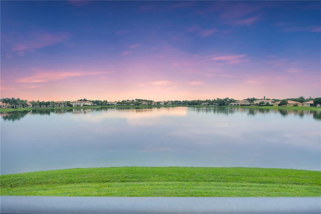 For Sale: $1,399,000 (5 beds, 4 baths, 3945 Square Feet)