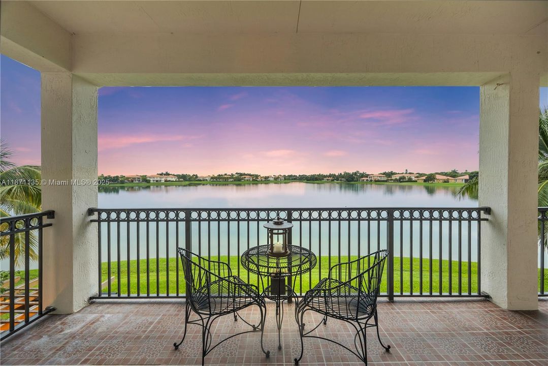 For Sale: $1,399,000 (5 beds, 4 baths, 3945 Square Feet)