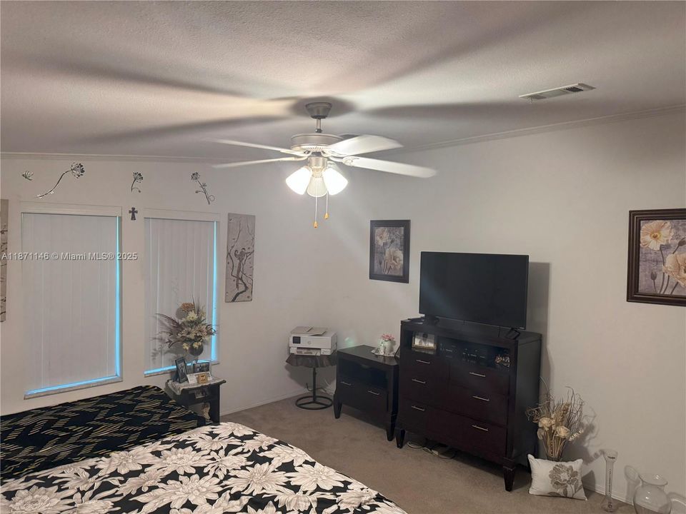 For Sale: $145,000 (3 beds, 2 baths, 7672 Square Feet)