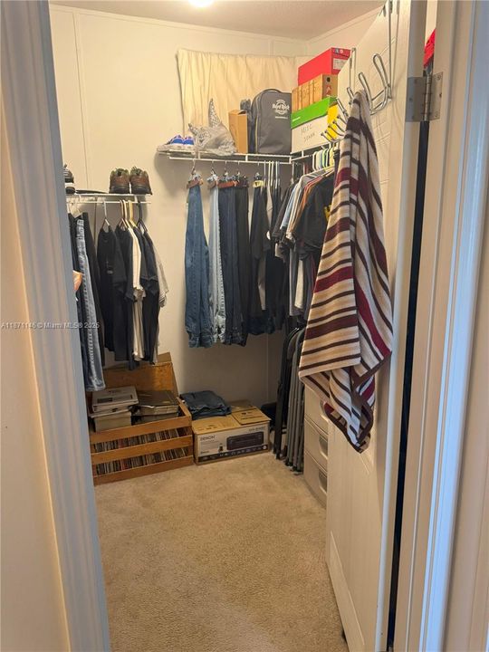 For Sale: $145,000 (3 beds, 2 baths, 7672 Square Feet)