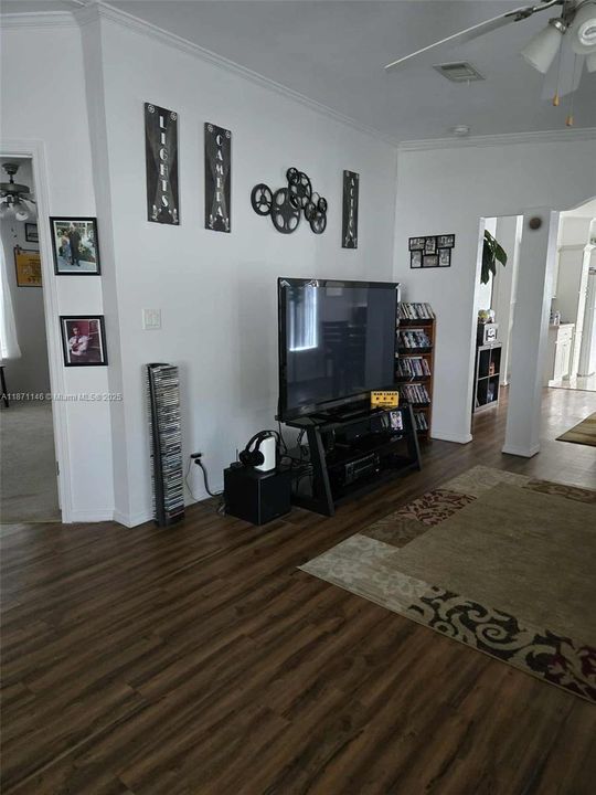 For Sale: $145,000 (3 beds, 2 baths, 7672 Square Feet)