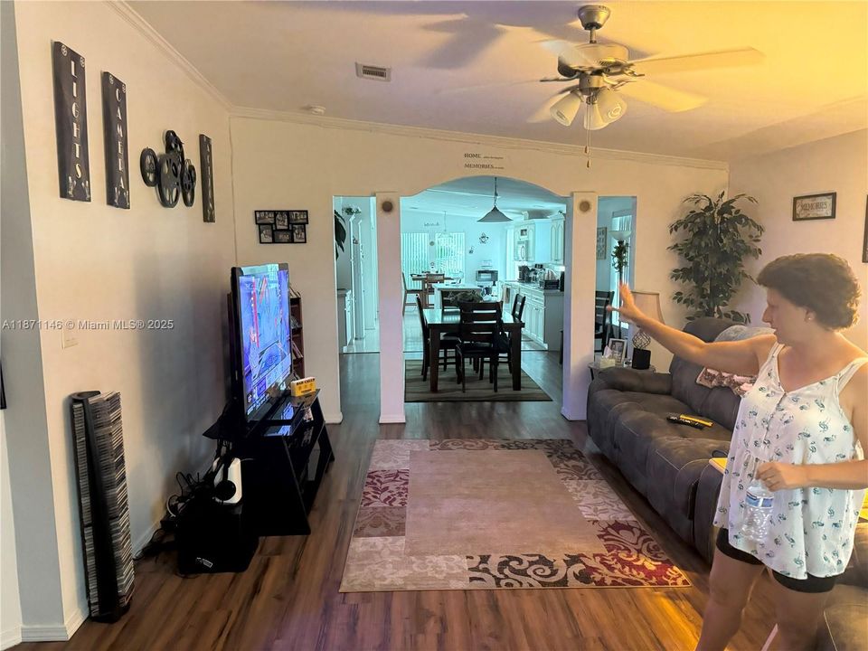 For Sale: $145,000 (3 beds, 2 baths, 7672 Square Feet)