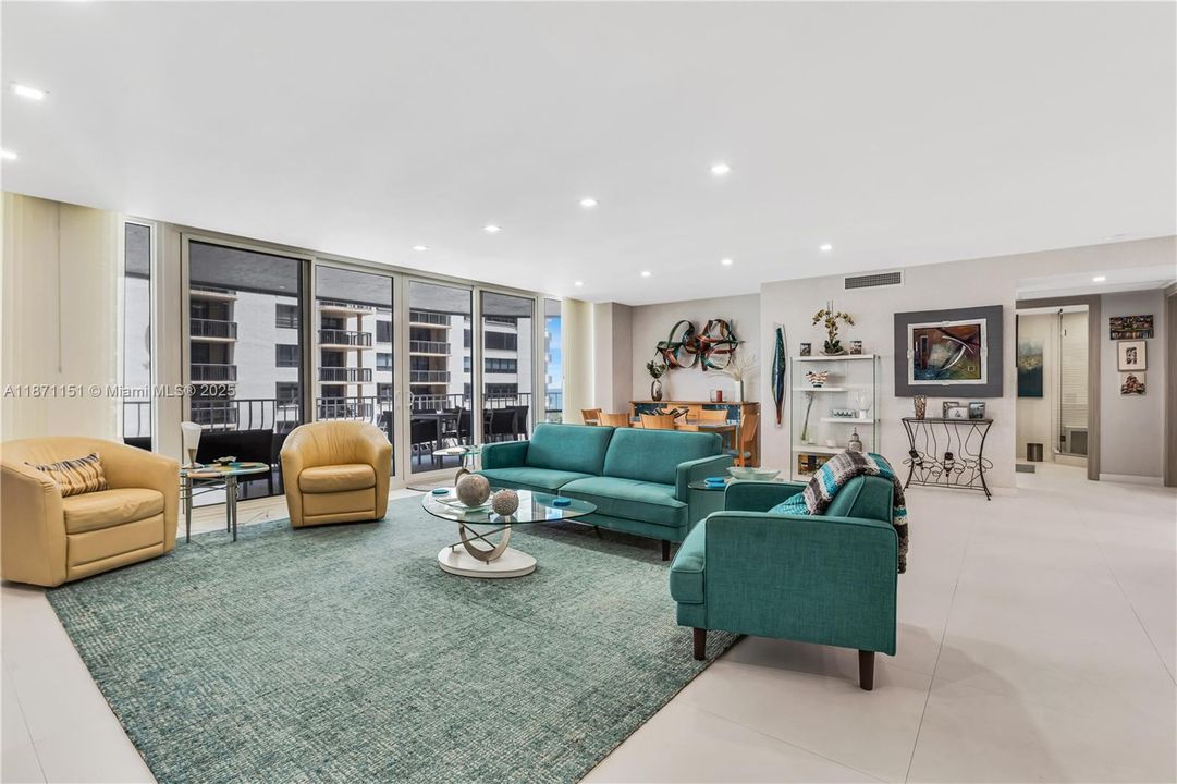 For Sale: $2,500,000 (4 beds, 4 baths, 2540 Square Feet)