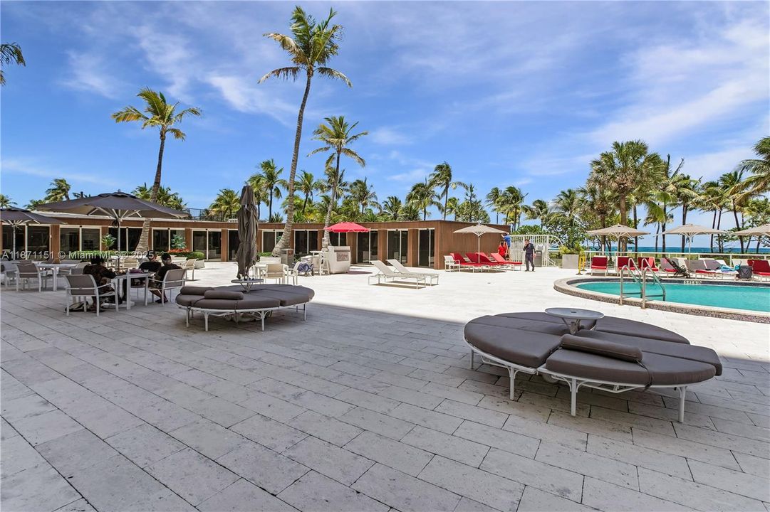 For Sale: $2,500,000 (4 beds, 4 baths, 2540 Square Feet)