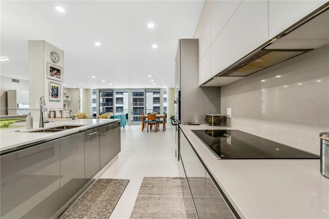 For Sale: $2,500,000 (4 beds, 4 baths, 2540 Square Feet)