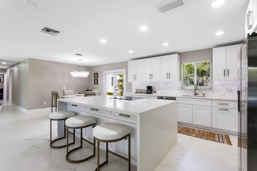 06-Kitchen & Dining