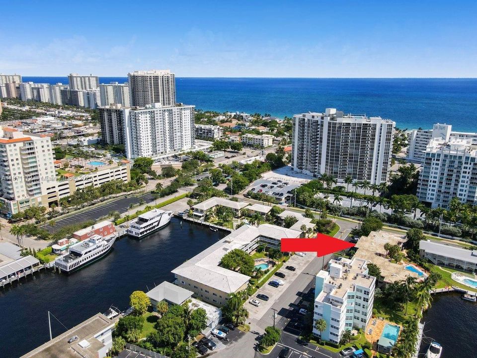 For Sale: $225,000 (1 beds, 1 baths, 700 Square Feet)