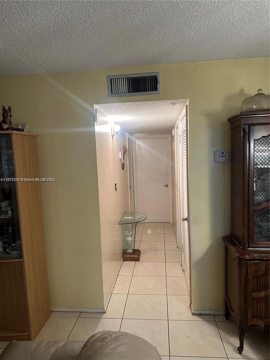 For Sale: $124,000 (2 beds, 2 baths, 968 Square Feet)