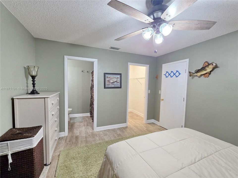 En Venta: $399,900 (2 camas, 2 baños, 1408 Pies cuadrados)